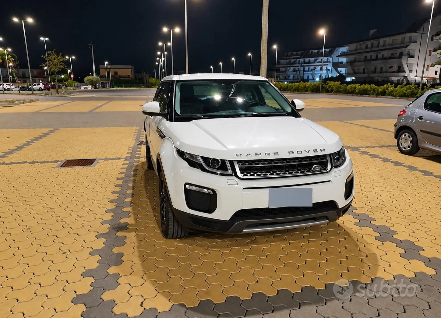 Land Rover Range Rover Evoque 2018 photo 2