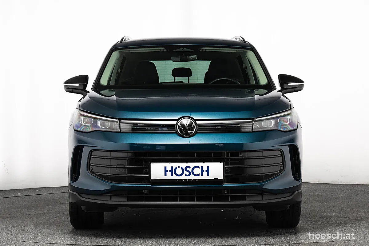 Volkswagen Tiguan 2024 photo 2