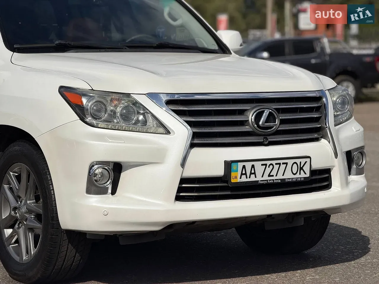 Lexus Lx 2012 photo 2