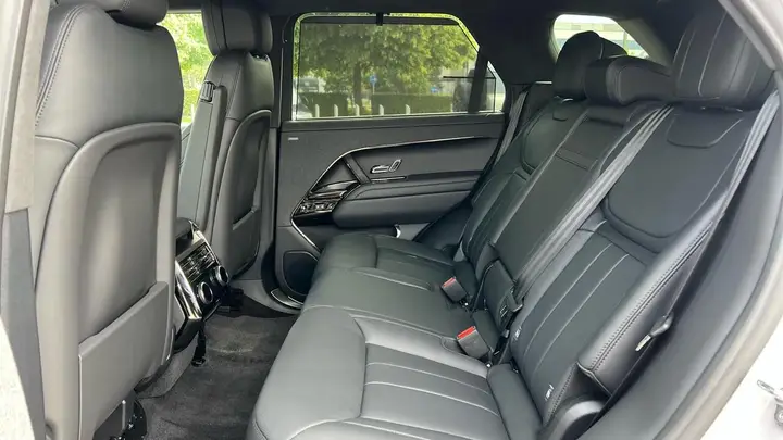 Land Rover Range Rover Sport photo 4