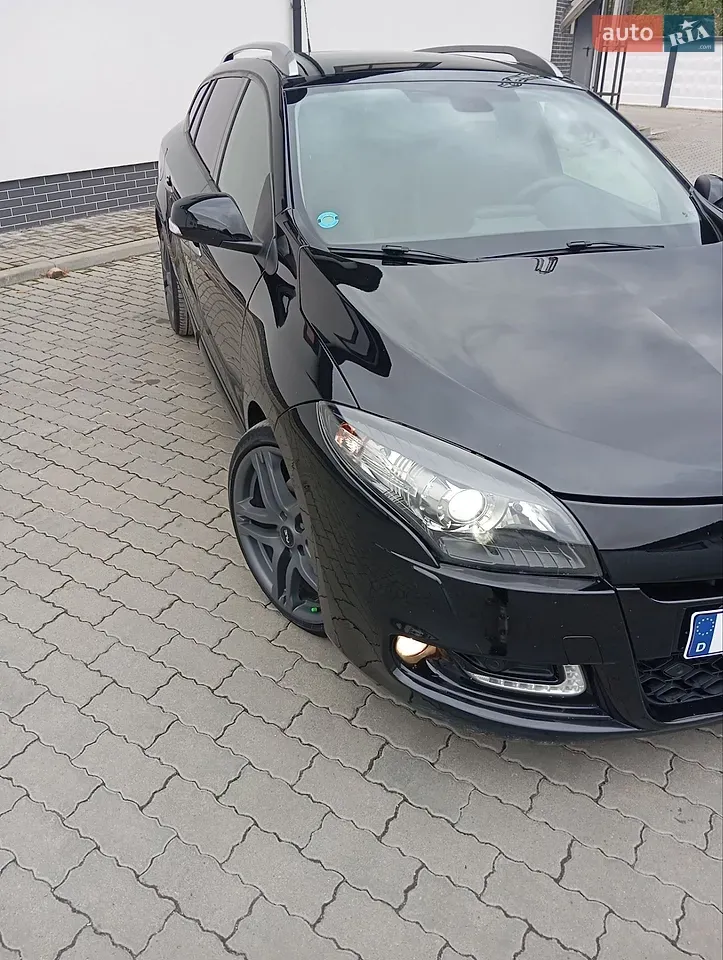 Renault Megane 2013 photo 2