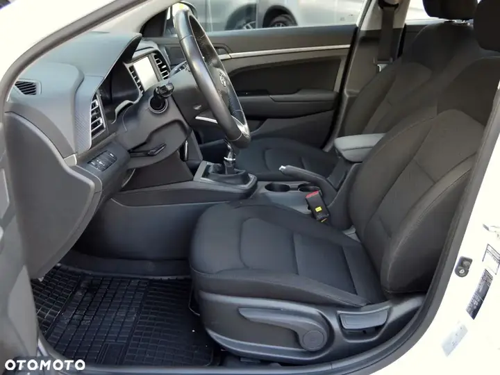 Hyundai Elantra 2019 photo 5