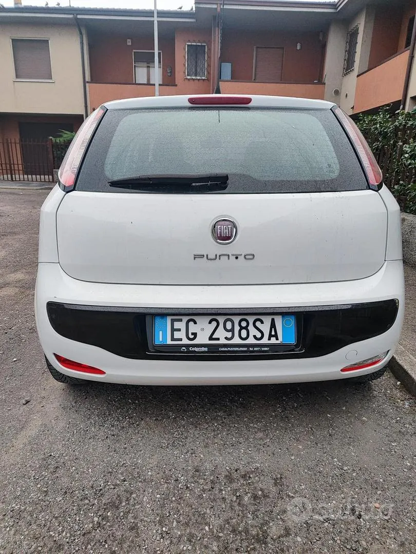 Fiat Punto Evo 2011 photo 2