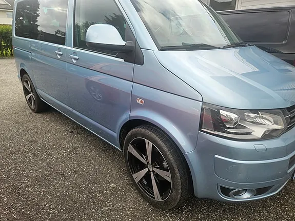 Volkswagen Multivan 2012 photo 2