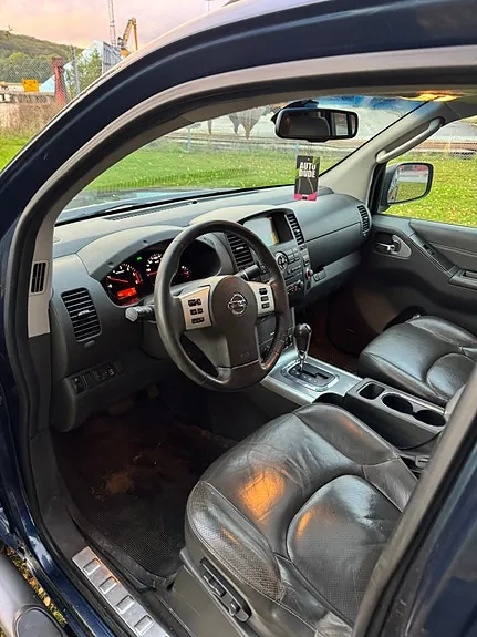 Nissan Navara 2012 photo 5