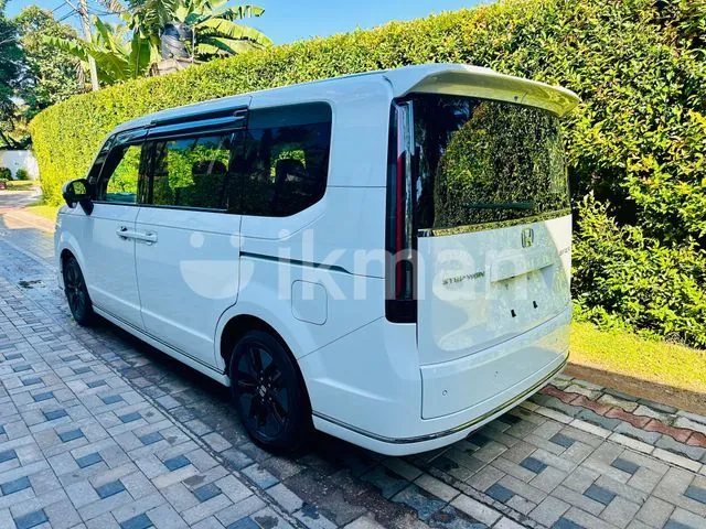Honda Step Wagon 2023 photo 2