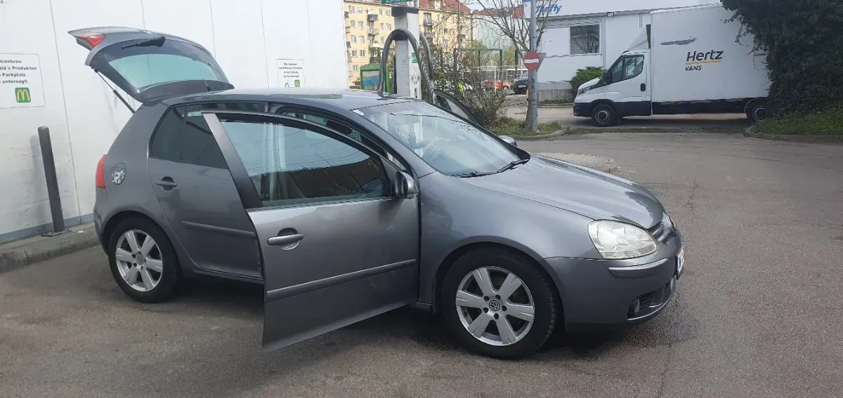 Volkswagen Golf 2005 photo 3