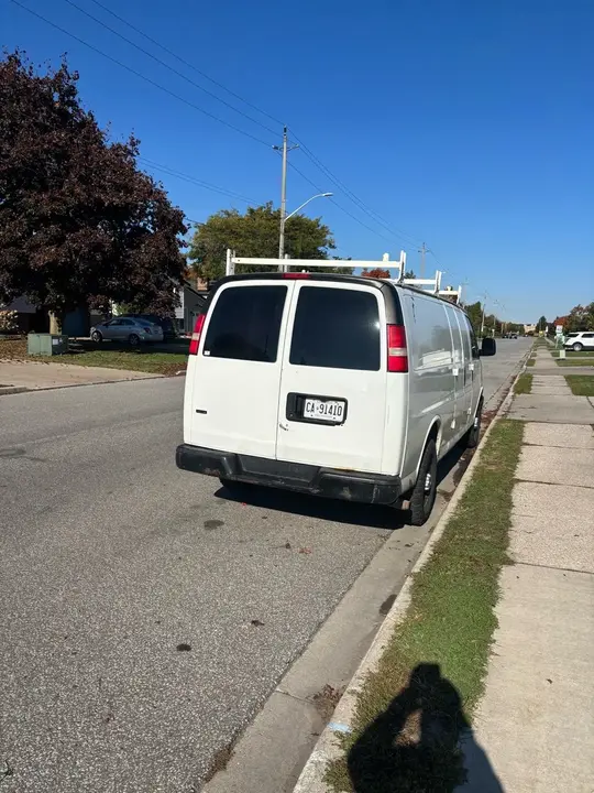 GMC Savana 2010 photo 3