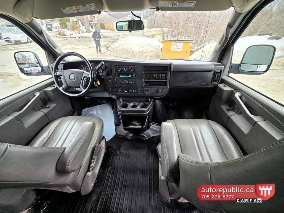 GMC Savana 2021 photo 3