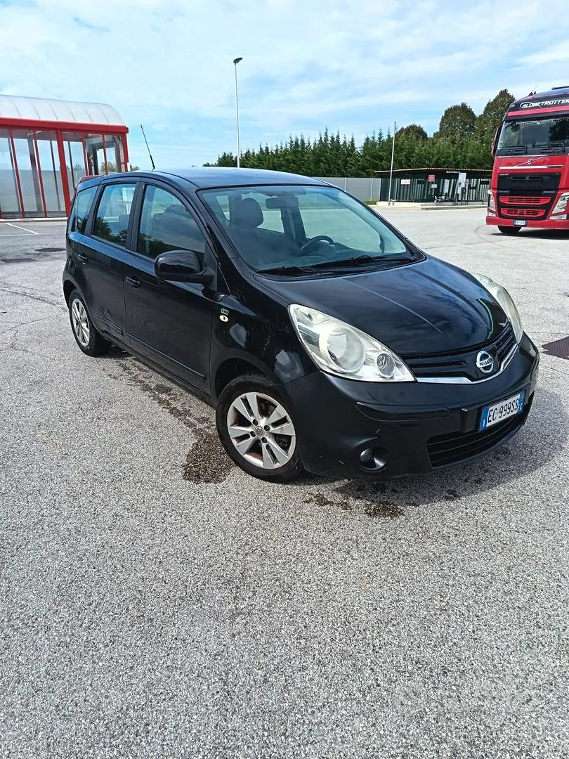 Nissan Note 2010 photo 3
