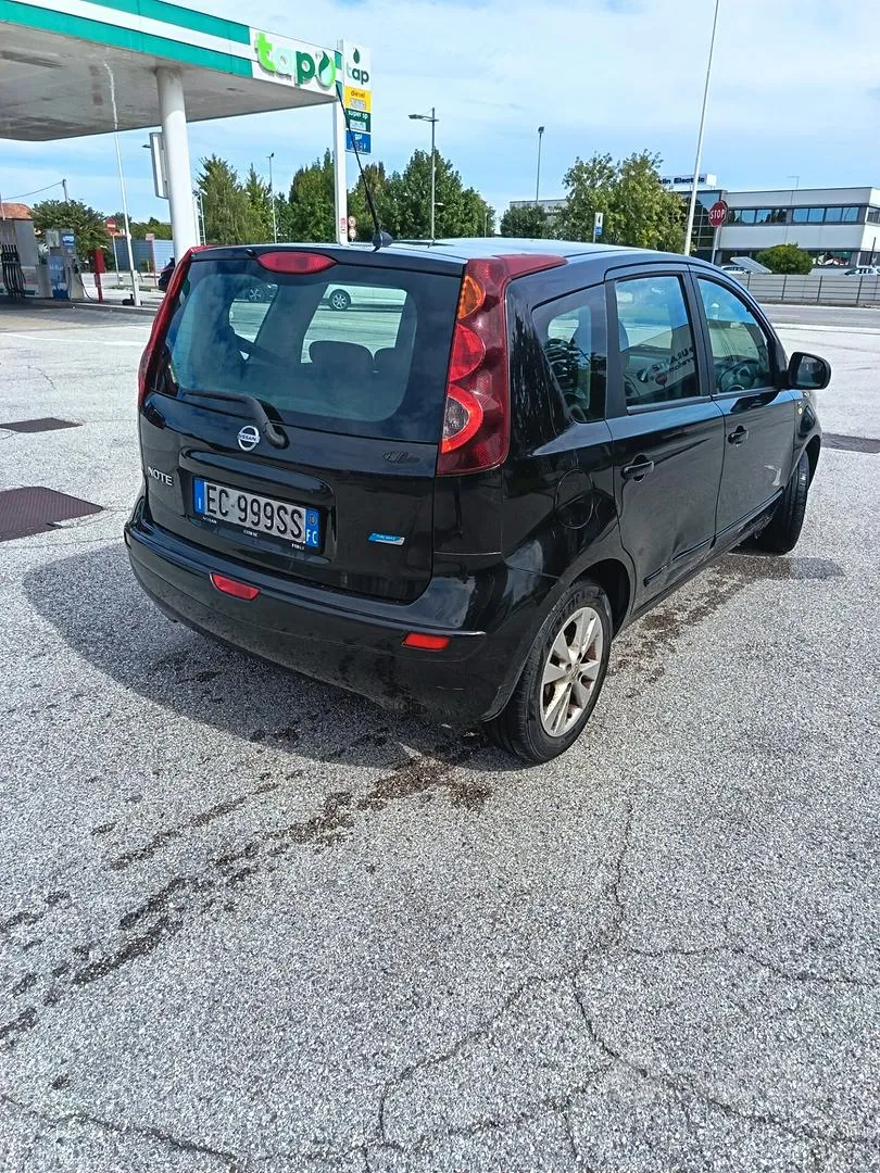 Nissan Note 2010 photo 4