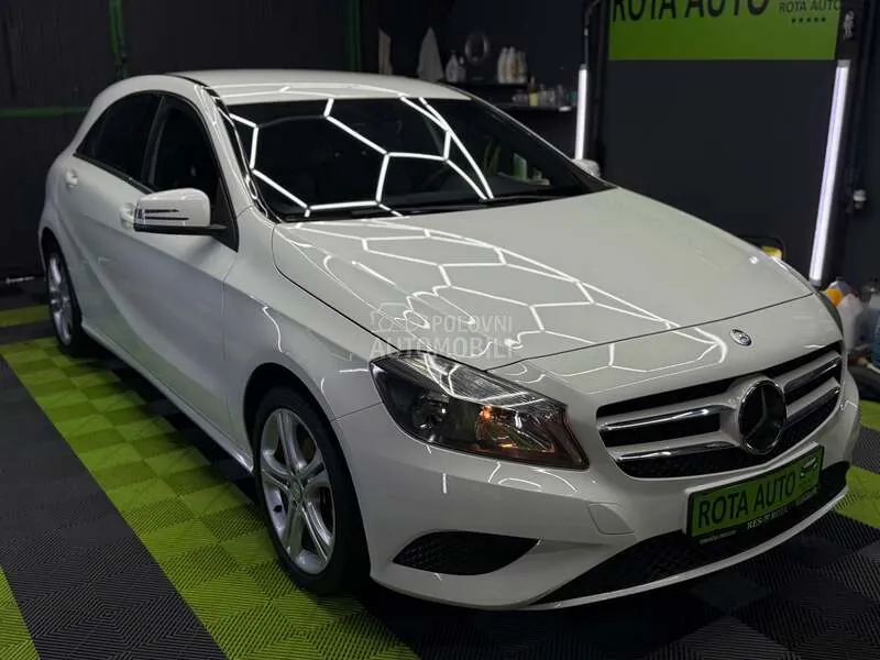 Mercedes-Benz A 180 2014 photo 2