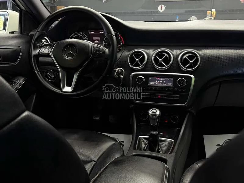 Mercedes-Benz A 180 2014 photo 5