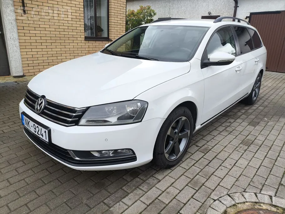 Volkswagen Passat 2012 photo 2