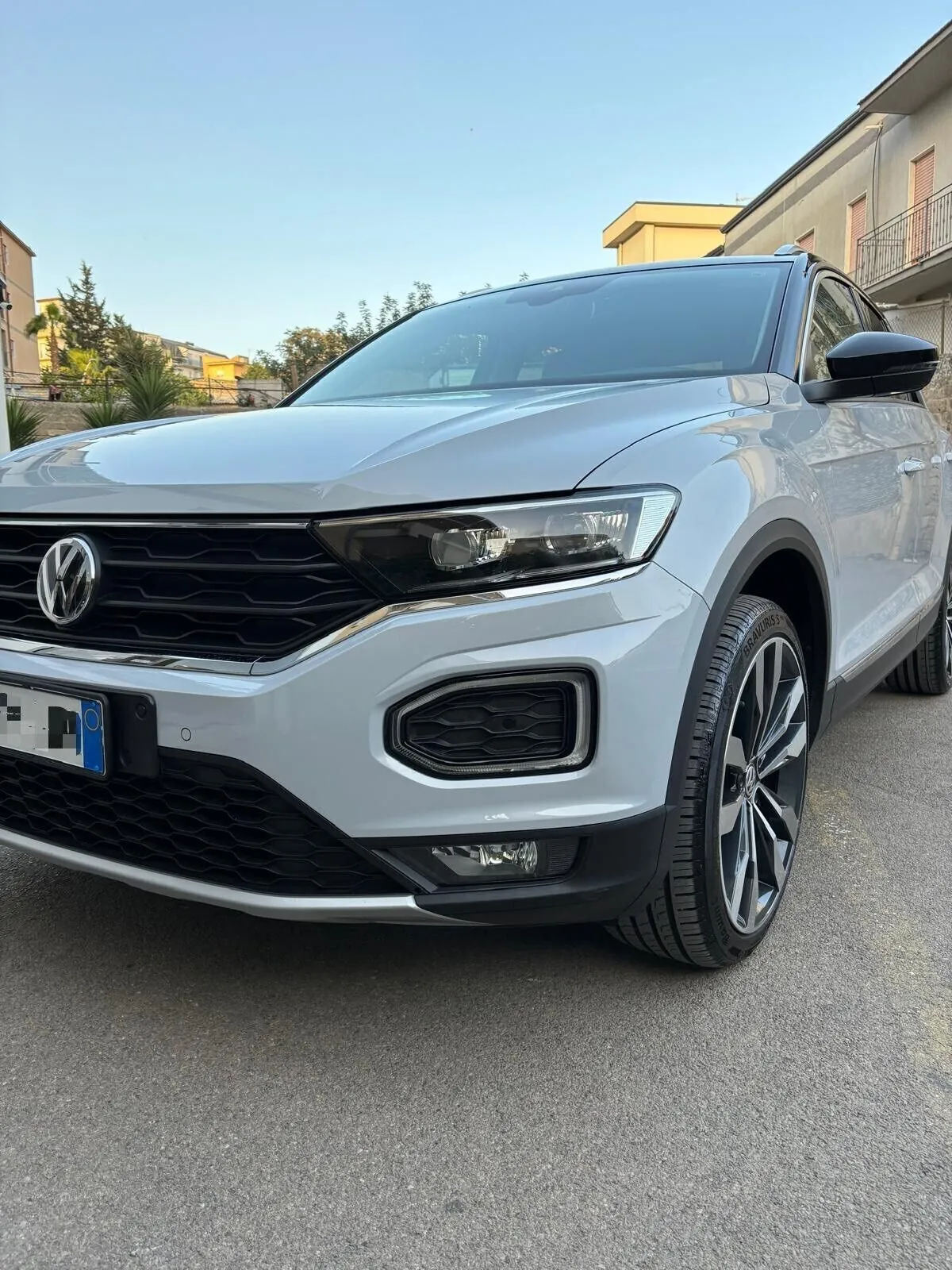 Volkswagen T-Roc 2020 photo 2