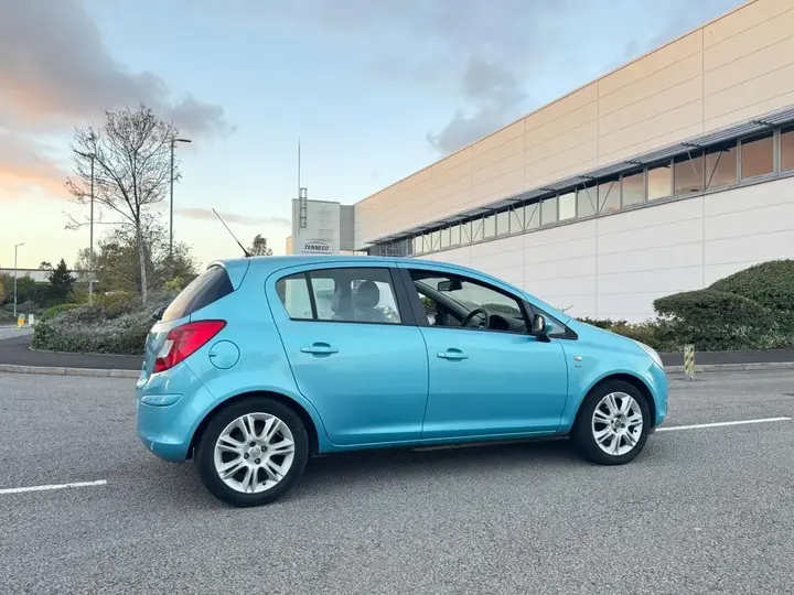 Vauxhall Corsa 2010 photo 5