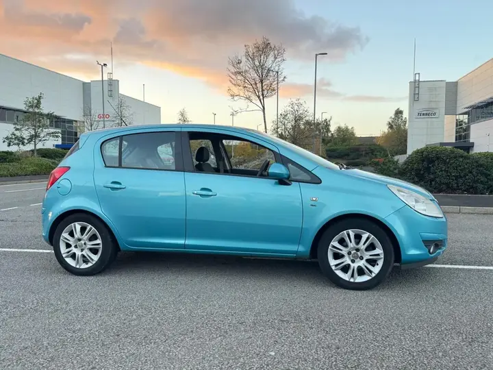 Vauxhall Corsa 2010 photo 3