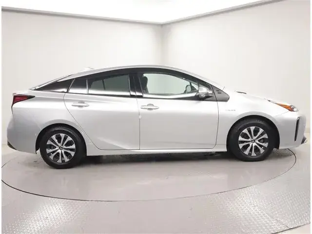 Toyota Prius 2019 photo 2