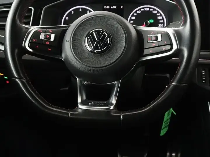 Volkswagen Polo 2018 photo 3