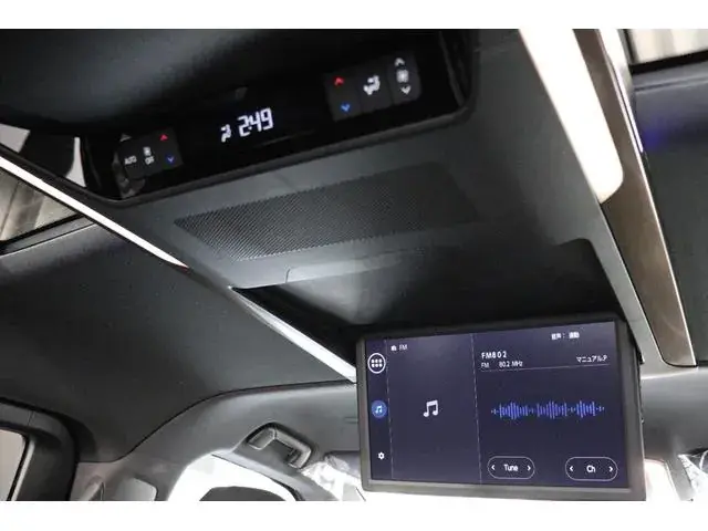 Toyota Vellfire 2025 photo 3