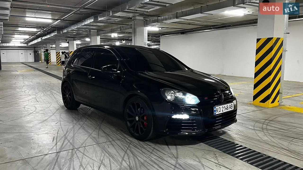 Volkswagen Golf 2010 photo 2
