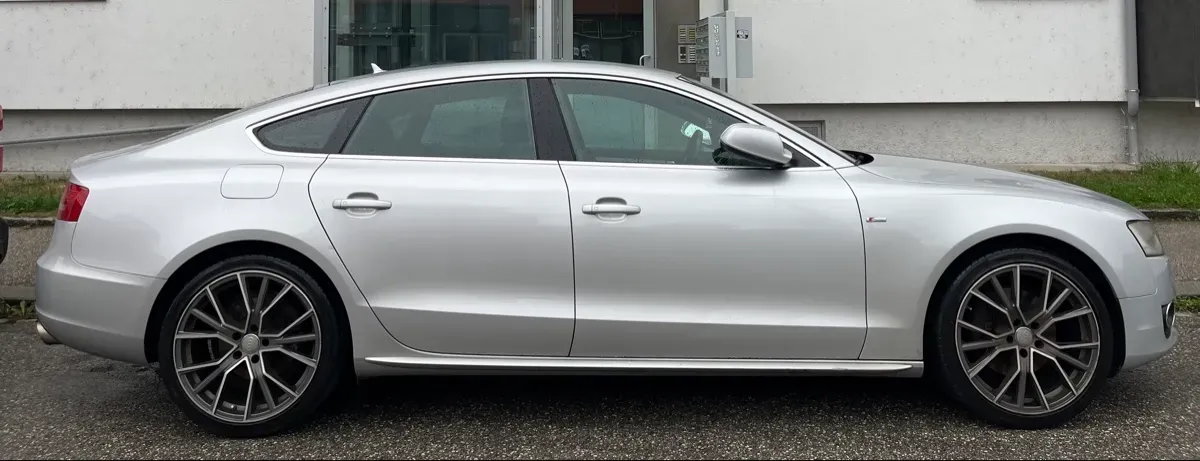 Audi A5 2010 photo 2