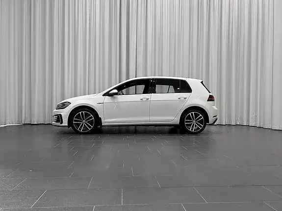 Volkswagen Golf I 2020 photo 2