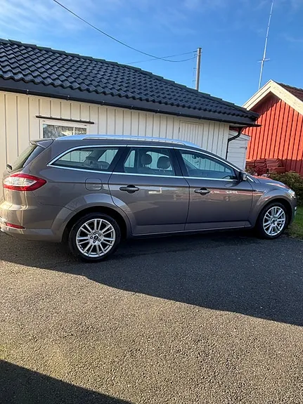 Ford Mondeo 2011 photo 2