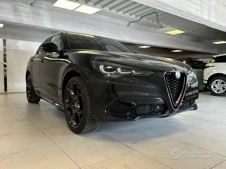Alfa Romeo Stelvio 2023 photo 4
