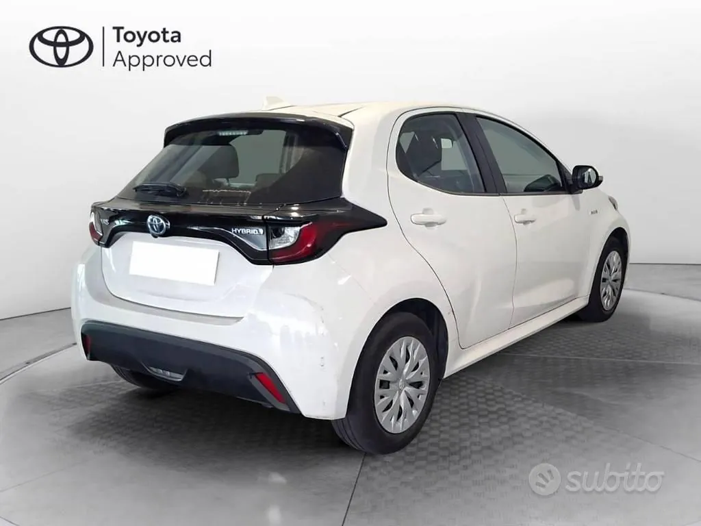 Toyota Yaris 2023 photo 4