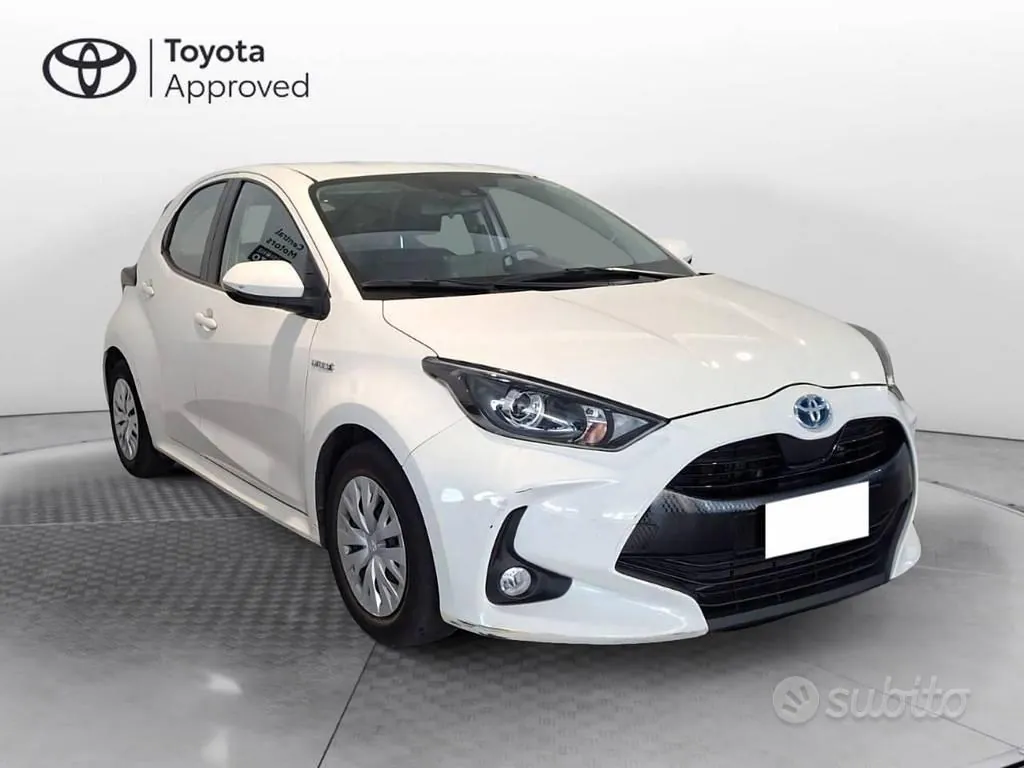 Toyota Yaris 2023 photo 3