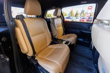 Toyota Estima 2015 photo 4