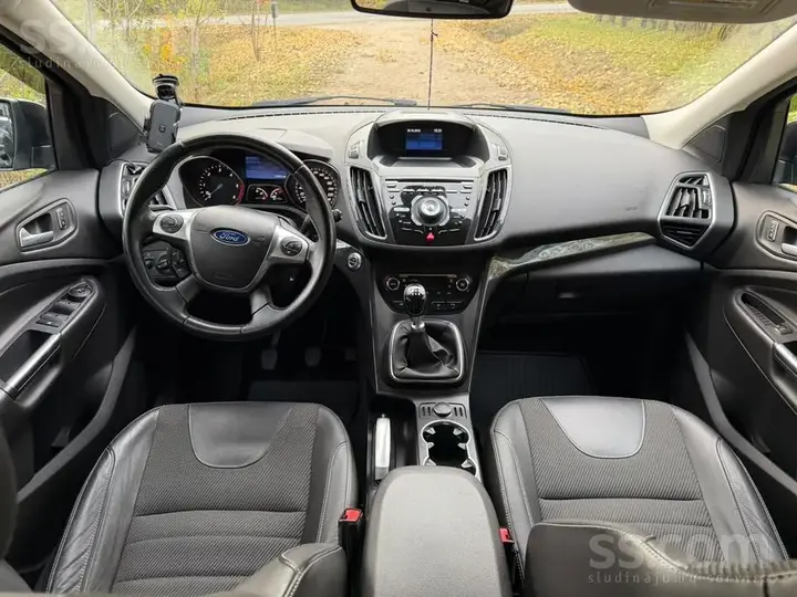 Ford Kuga 2013 photo 4