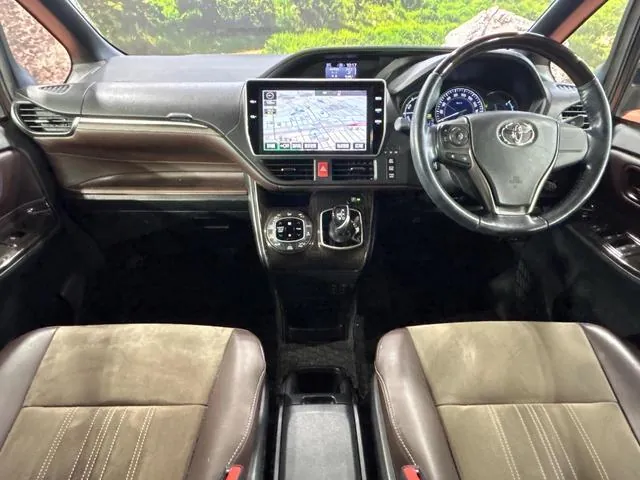 Toyota Esquaia 2017 photo 2