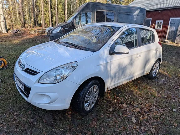 Hyundai I20 2011 photo 2