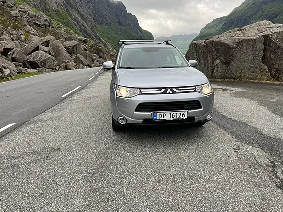 Mitsubishi Outlander 2013 photo 3