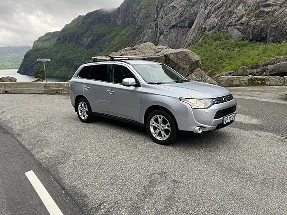 Mitsubishi Outlander 2013 photo 2