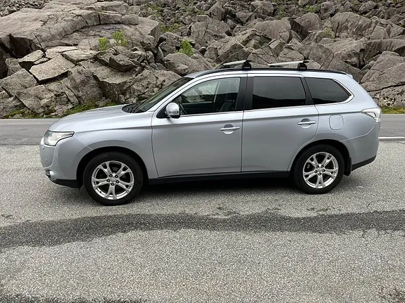 Mitsubishi Outlander 2013 photo 4