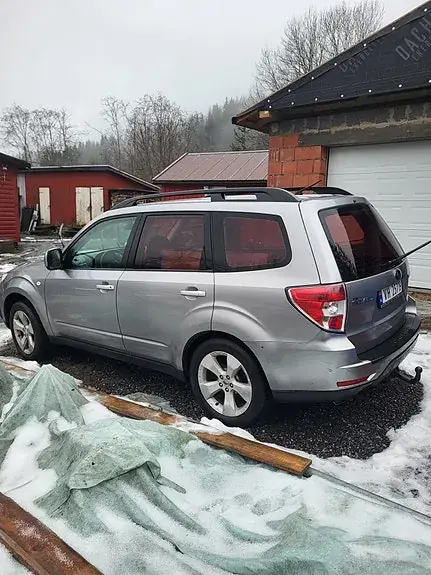 Subaru Forester 2010 photo 3
