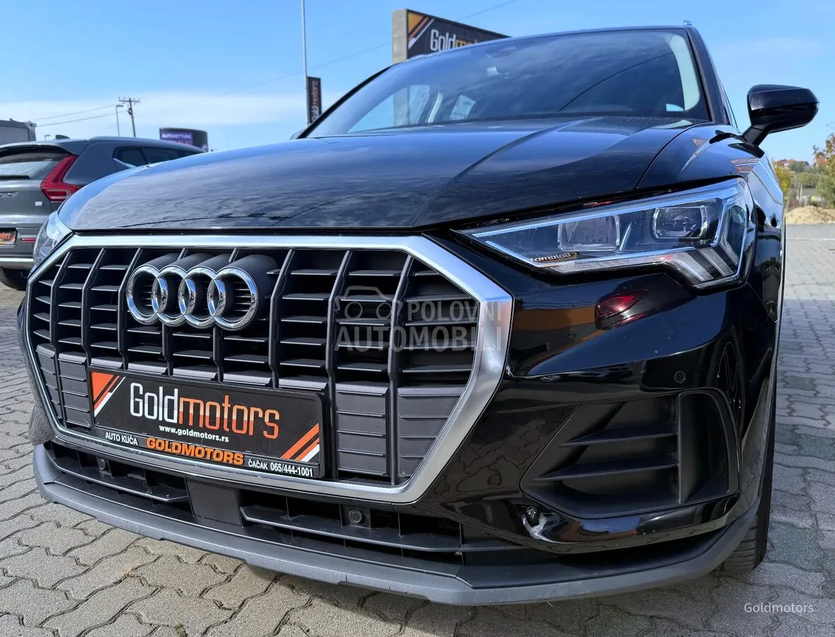 Audi Q3 2022 photo 2