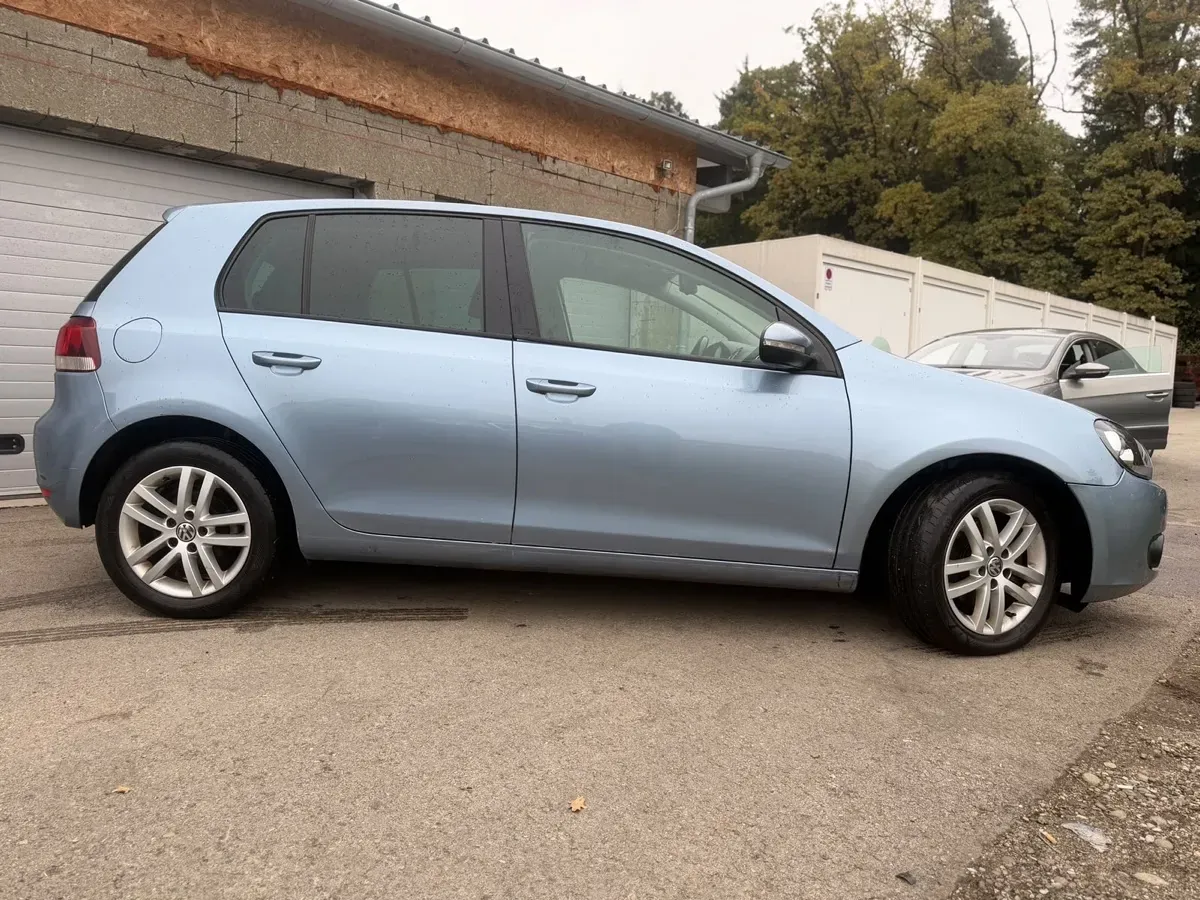 Volkswagen Golf 2009 photo 2