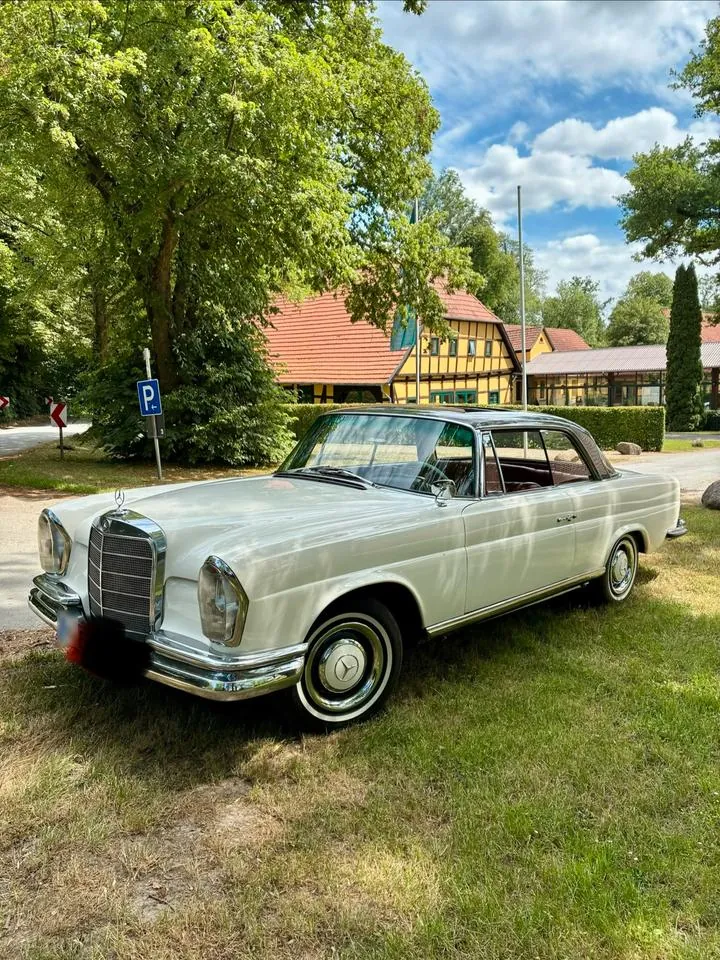 Mercedes-Benz 220 Se