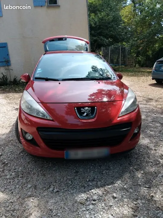 Peugeot 207 2013 photo 2