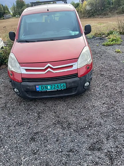 Citroen Berlingo 2011 photo 2