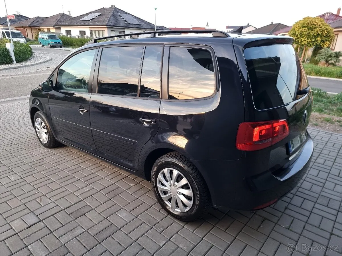 Volkswagen Touran 2023 photo 4