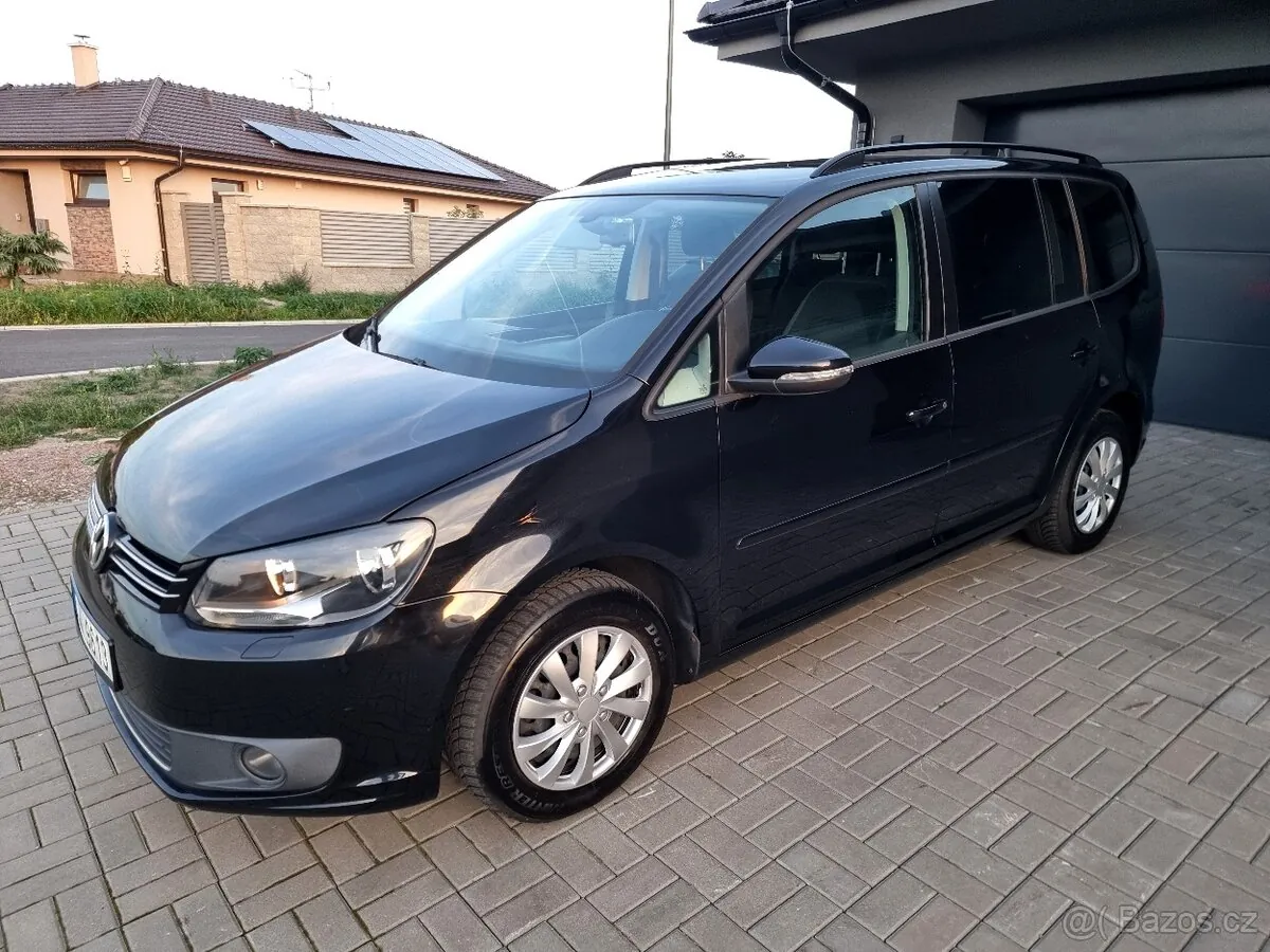 Volkswagen Touran 2023 photo 3