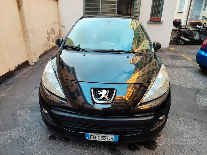 Peugeot 207 2010 photo 5