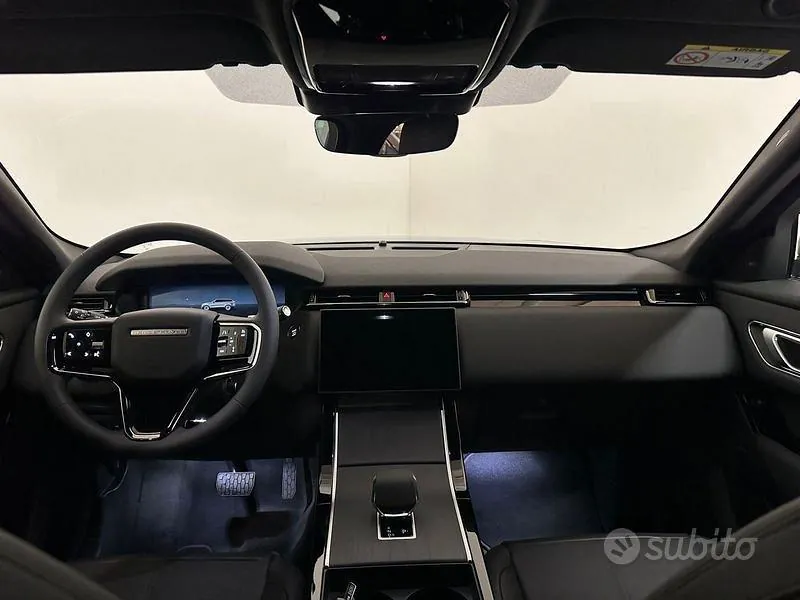 Land Rover Range Rover Velar 2025 photo 4