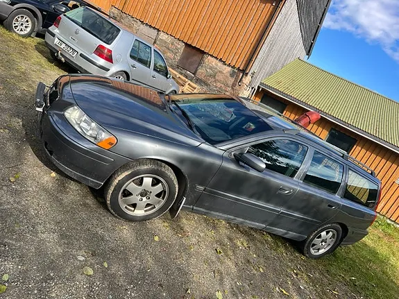 Volvo V70 2006 photo 2