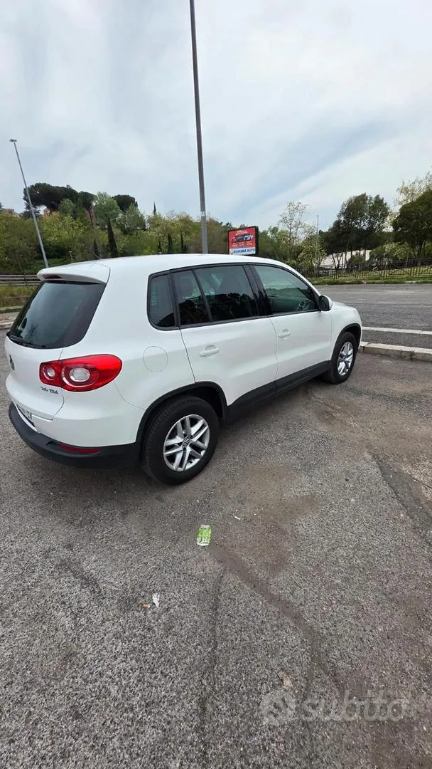 Volkswagen Tiguan 2009 photo 2